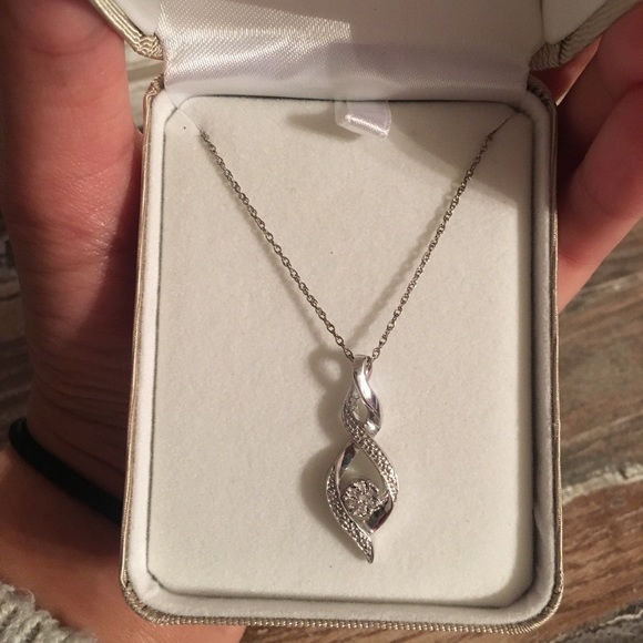 Marks & Morgan necklace - Picture 3 of 4